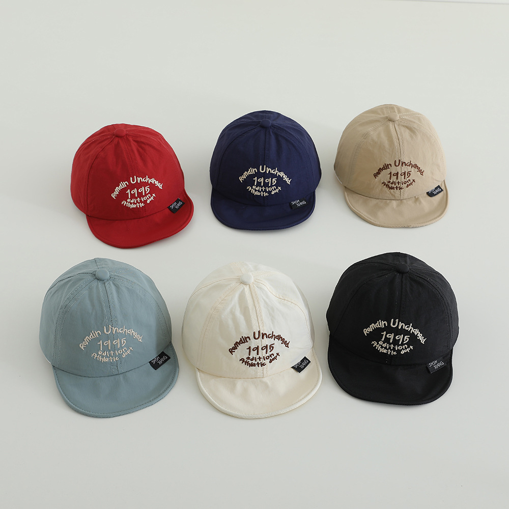 Un bebé de un año primavera y otoño pequeño mes sombrero sombrero sombrero sombrero de béisbol bebé lindo 2024 nuevo