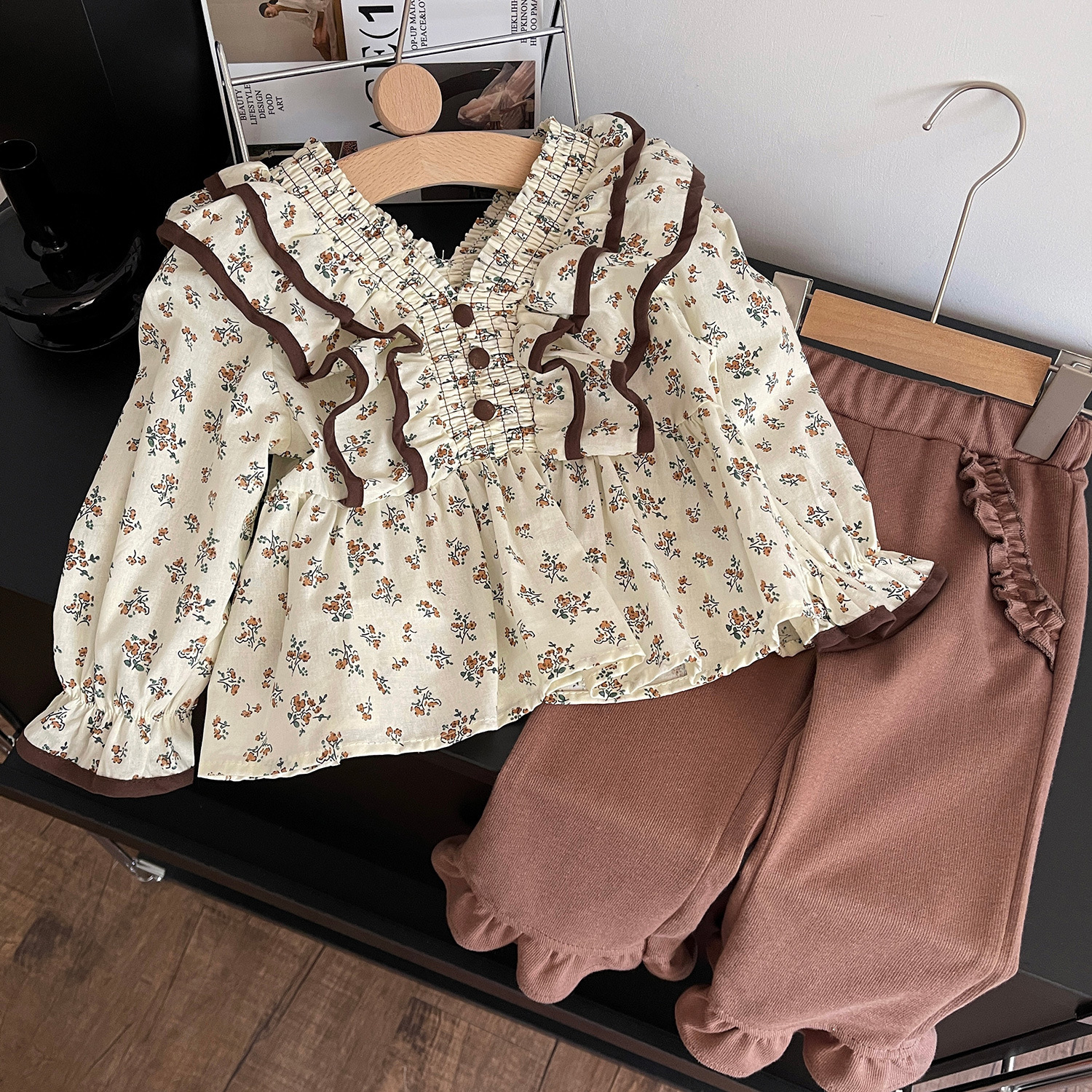Mädchen Blumen V-ausschnitt Oberteil Und Schlaghose Set Herbst_voghion.com