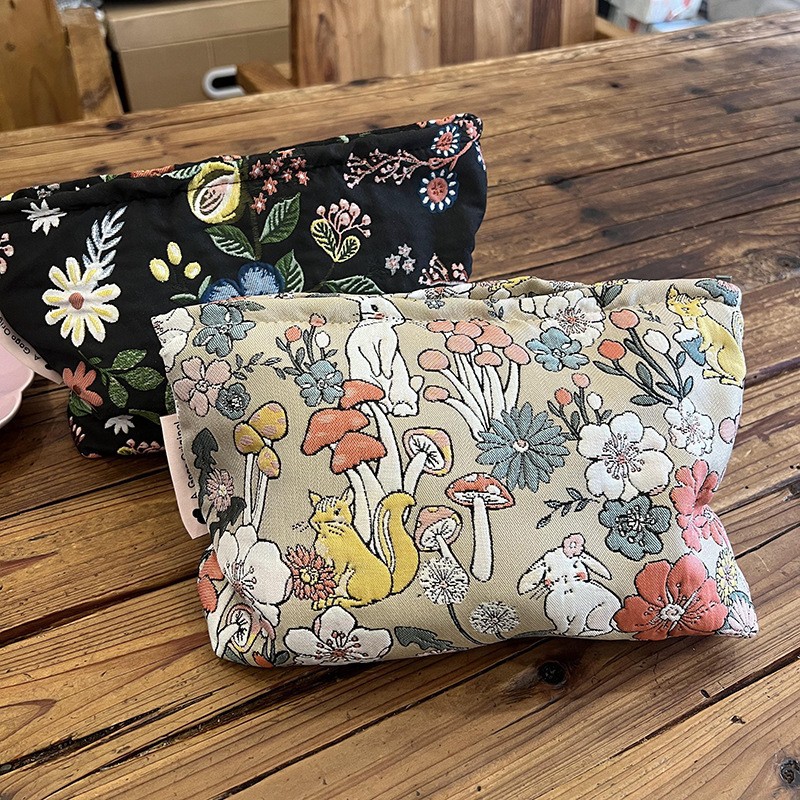 Brand three dimensional elegant capacious cosmetic bag