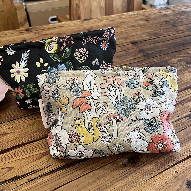 Capacious cosmetic bag, three‑dimensional travel organizer with zipper, stylish printed patterns