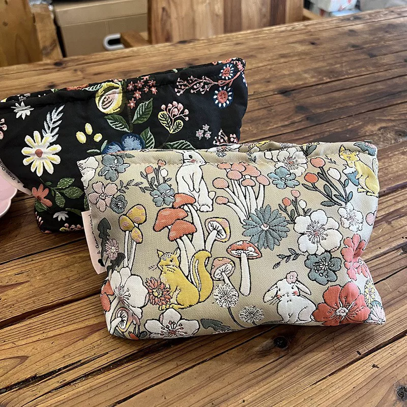 Capacious cosmetic bag, three‑dimensional travel organizer with zipper, stylish printed patterns