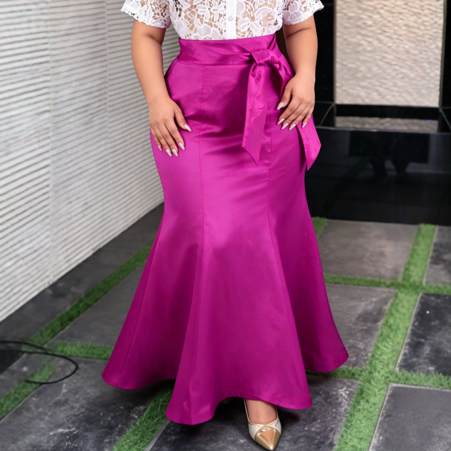 Plus-Size Women's Dress in Rose Red, Mermaid-Style Skirt, High-Waisted with Bow, Waist-Cinching, Slimming, Bodycon, Long Gown with a Large Hem