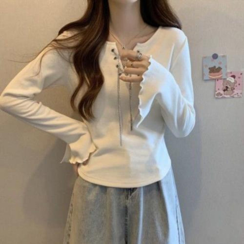 Women's Oversized Casual Belly-Hiding V-Neck Long-Sleeve Base Shirt for Spring and Autumn, Unique and Chic Chain-Link Short Top
