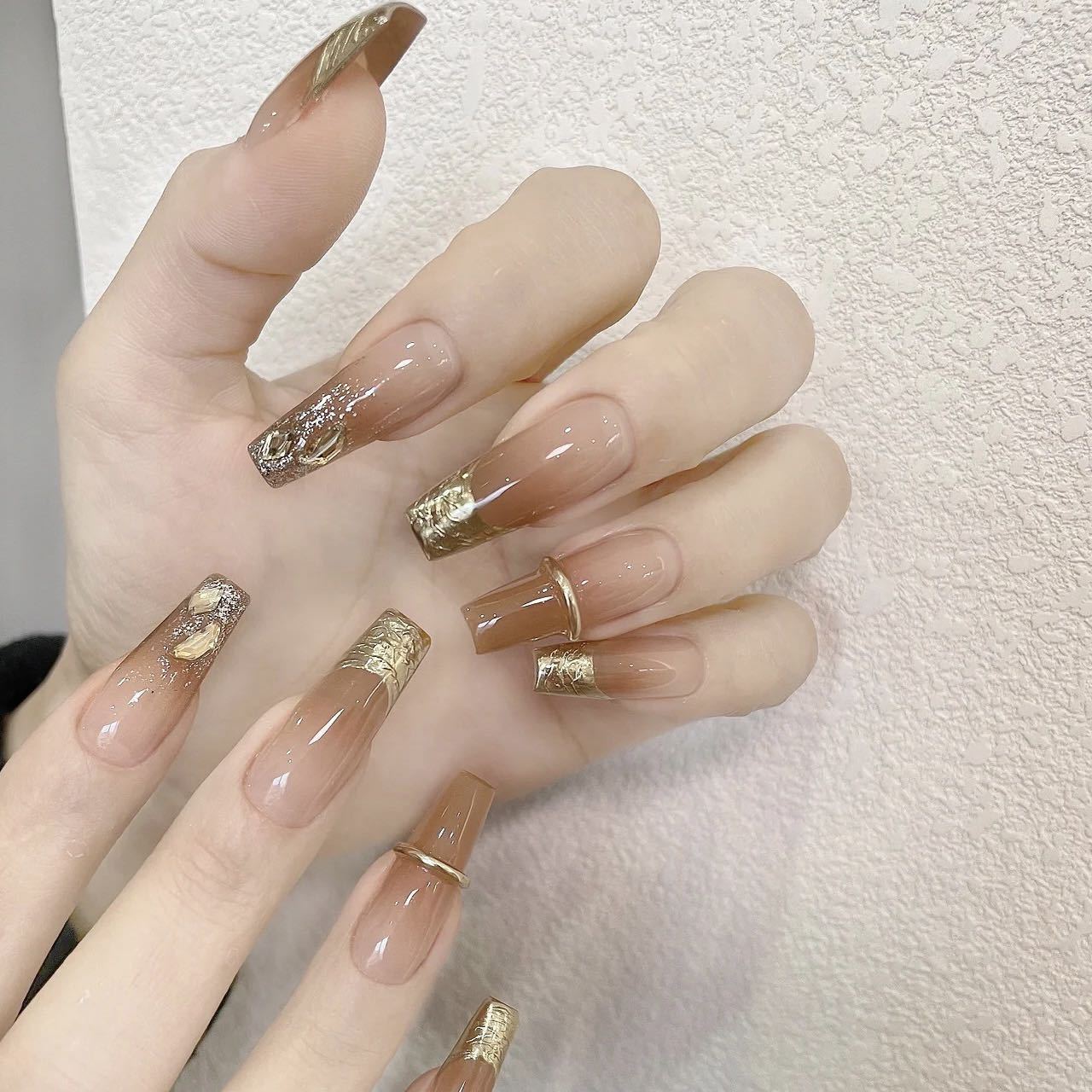 10 piezas hechas a mano de manicure, polvo de espejo mágico, parche de uñas de moda, manicure de color marrón simple, gradiente de manicure