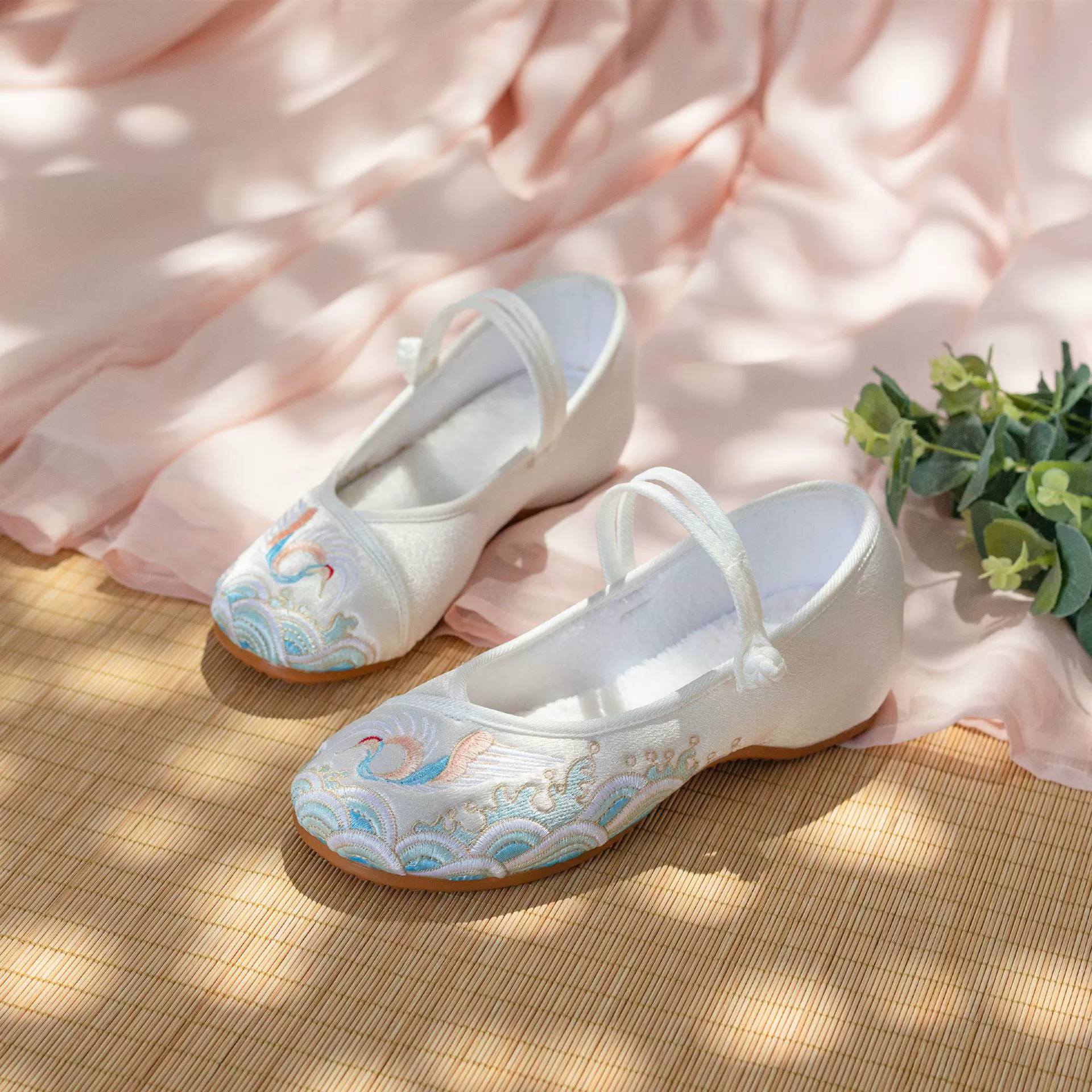 [Зеленый дым] Зимняя обувь ханьфу антикварная теплая хлопковая обувь на флисовой подкладке Студенческая обувь в этническом стиле в ретро-стиле с древней вышивкой