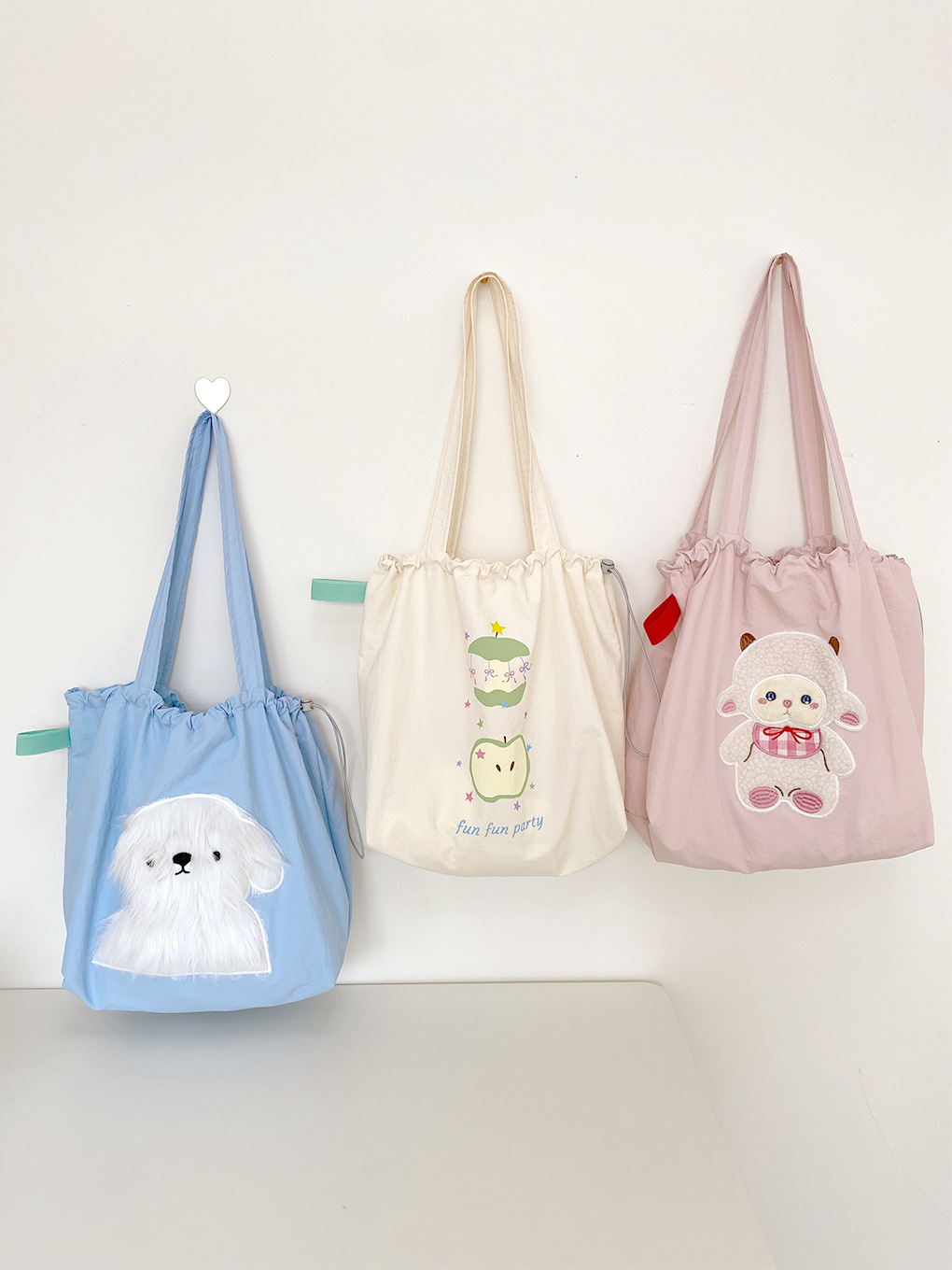“Green Apple”, cute nylon capacious cartoon one-shoulder bag, cloth bag, with embroidery