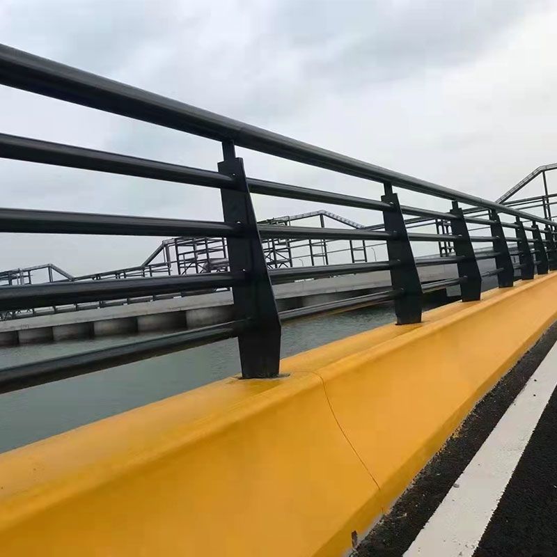 防撞护栏 Q235立柱桥梁护栏不锈钢复合管景观河道河坝公路两侧栏l