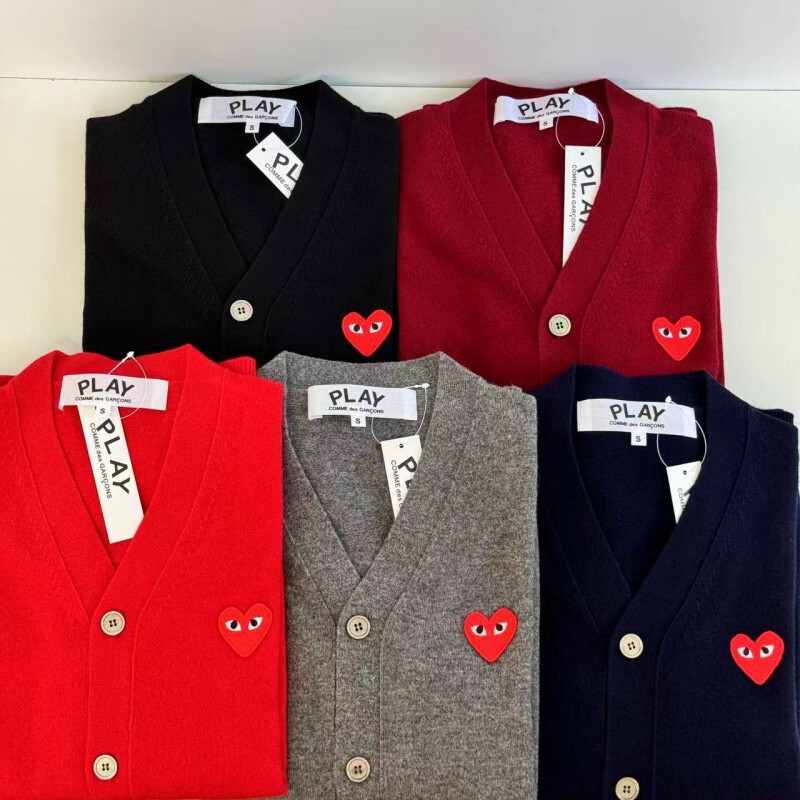 Fashion brand Chuan Jiu love PLAY knitted wool cardigan men's and women's same V-neck coat men's peach heart embroidered sweater