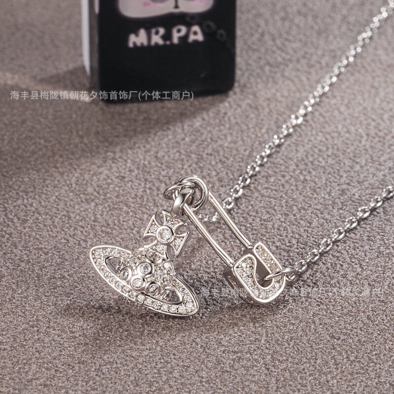 Seiko Pair of Xijia Tai Chi Nana's Same Style Summer Simple Matchinging Pin Full of Diamond Paper Clip Saturn Necklace for Women