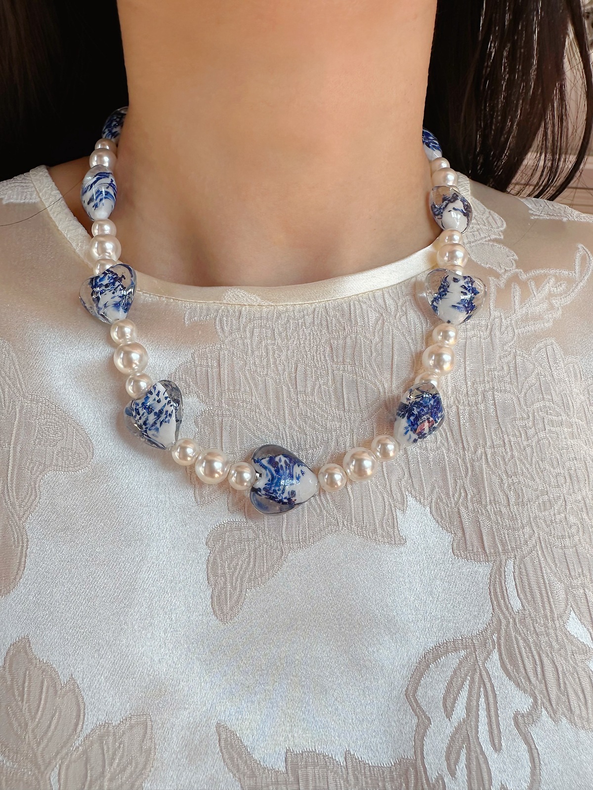 IG-Stil Elegant Herzform Blume Künstliche Perle Glas Messing Perlen Frau Ohrringe Halskette display picture 1