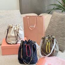 ����ͬ��25���ﶬ�����¿��ˮͰ���ٴ��Լ�����������Ů��
