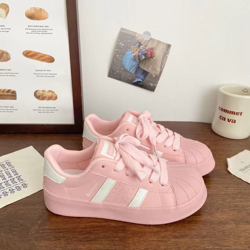 Zapatos de mujer de concha de suela gruesa con cabeza de tabla casual 2025, verano, nuevos zapatos blancos transpirables con suela suave, no cansados, zapatos blancos versátiles