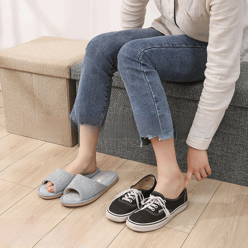 Creative Storage Bench, Simple Home Multi-Functional Design – Perfect for Sitting, Folding, and Serving as a Fabric Sofa or Shoe-Storing Footstool for Adults.