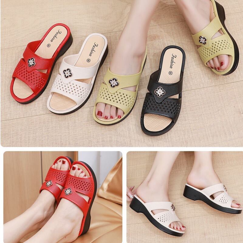 Mother Sandals Women's Shoes Summer New Sole Middle-aged Non-slip Soft Sole Comfortable Middle-aged Grandma Home Slippers for Women Mother Sandals Women's Shoes Summer New Sole Middle-aged Non-slip Soft Sole Comfortable Middle-aged Grandma Home Slippers for Women