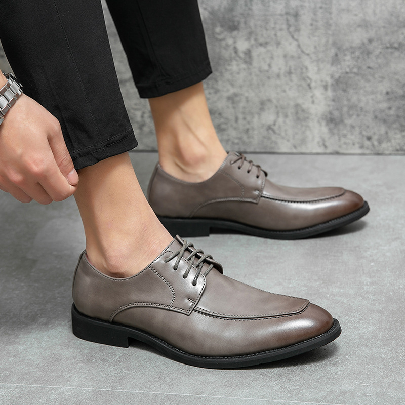 Gran Bretaña nuevos zapatos de cuero de punta de 48 yardas de moda europea y americana zapatos de peluquería juvenil zapatos de boda de negocios correa