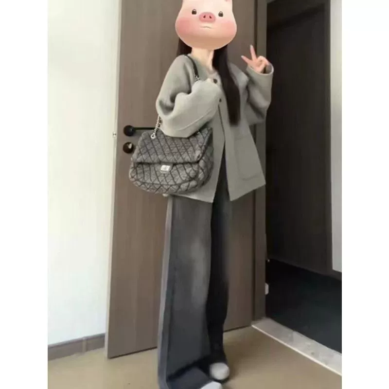 Short demi-season coat, long-sleeve