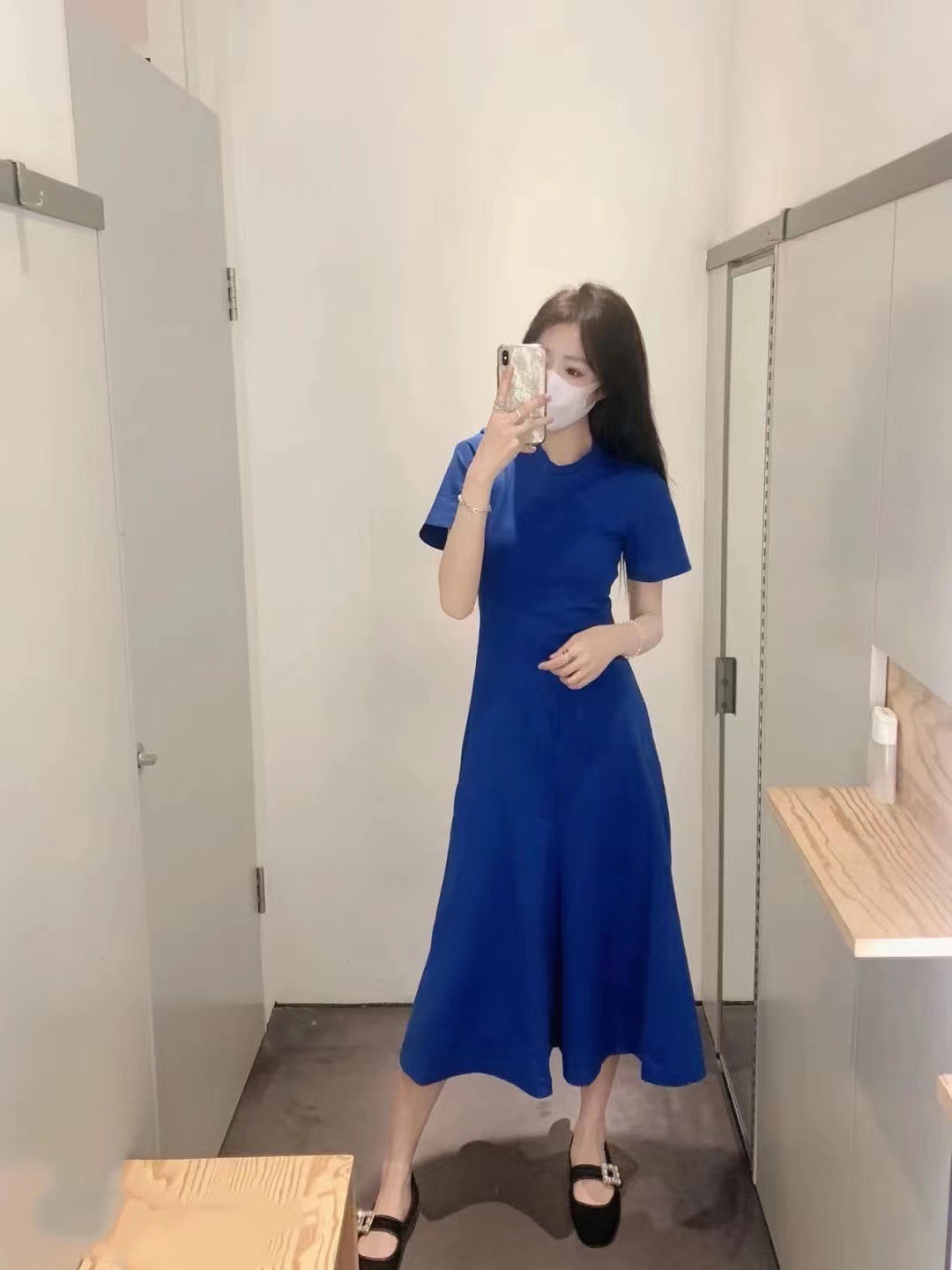 Váy nghỉ trà Pháp mới mùa hè thiết kế tôn eo màu xanh Klein — Màu xanh lam chi tiết 5