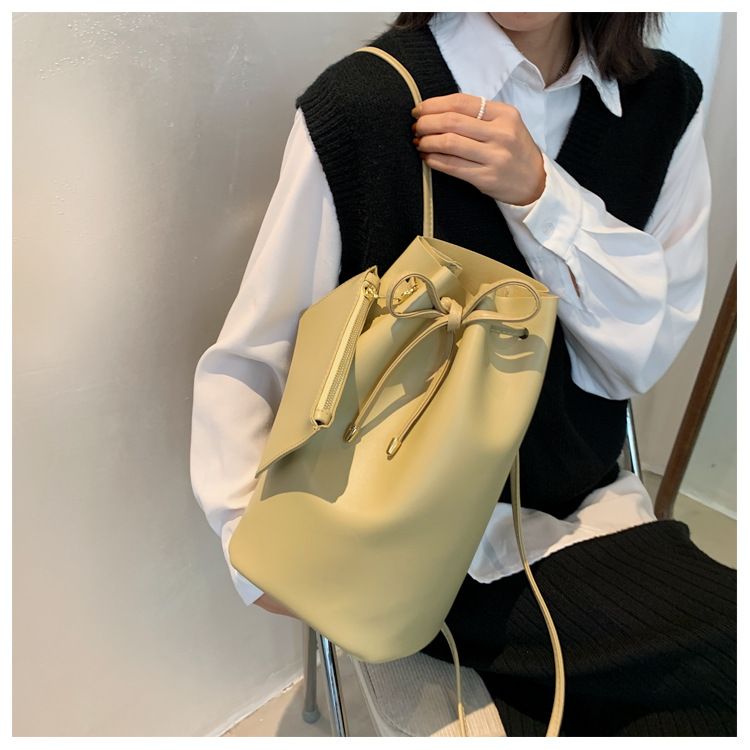 Casual Solid Color Drawstring Type Backpack Wholesale Nihaojewelry display picture 9