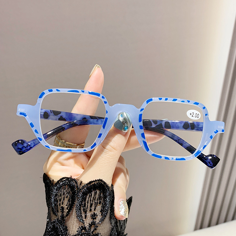 Marco de presbicia anti-azul, forma cóncava, marco de gafas para mujer transfronteriza de moda europea y americana, personalidad de moda, gafas de lectura para ancianos de moda