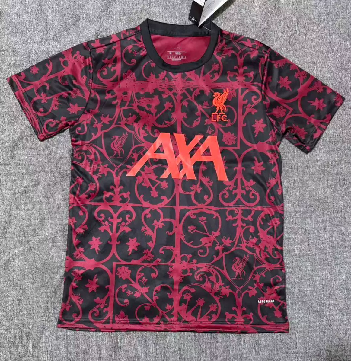 Футбольная футболка, разные клубные дизайны (Atlanta, Barcelona, Lisbon, South Africa), размеры S–XXL