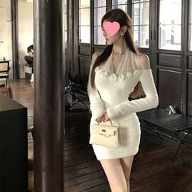 甜辣妹性感网纱拼接挂脖连衣裙立体花朵露肩收腰紧身包臀毛绒短裙