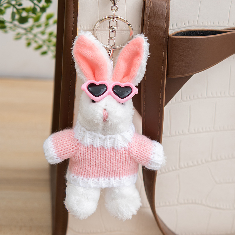 Розовый свитер, кролик, белый кролик