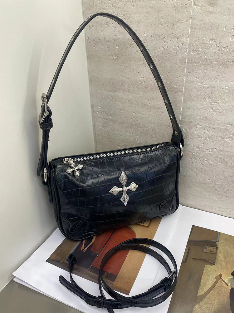 Internet celebrity's hot girl versatile crocodile pattern handbag shoulder armpit bag 2024 spring and summer new_voghion.com