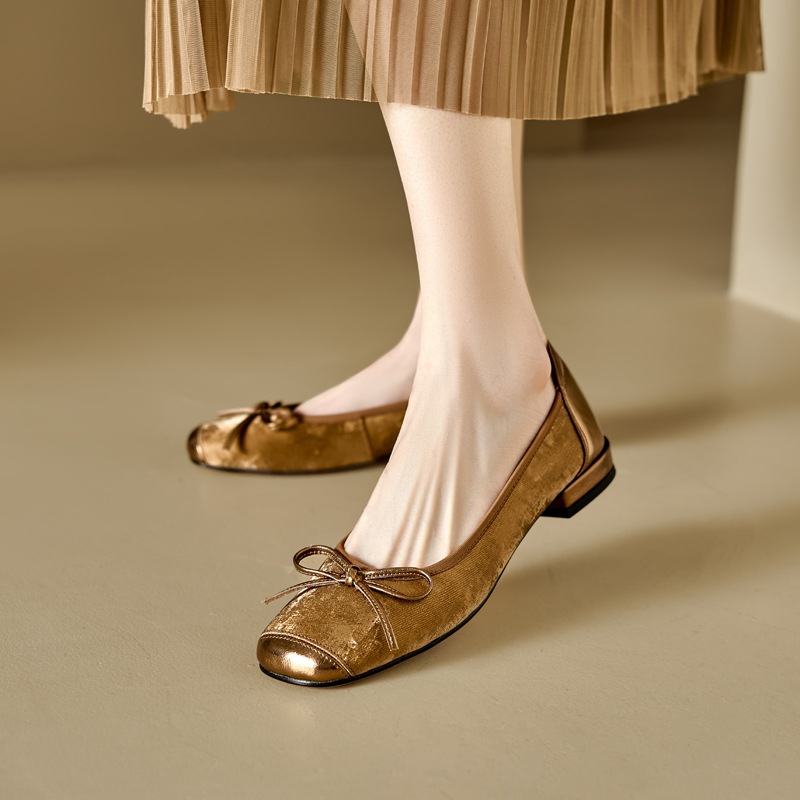 Giày ballet nữ mũi tròn da bò gót thấp nơ phối màu kiểu Trung Quốc mới — Màu nâu