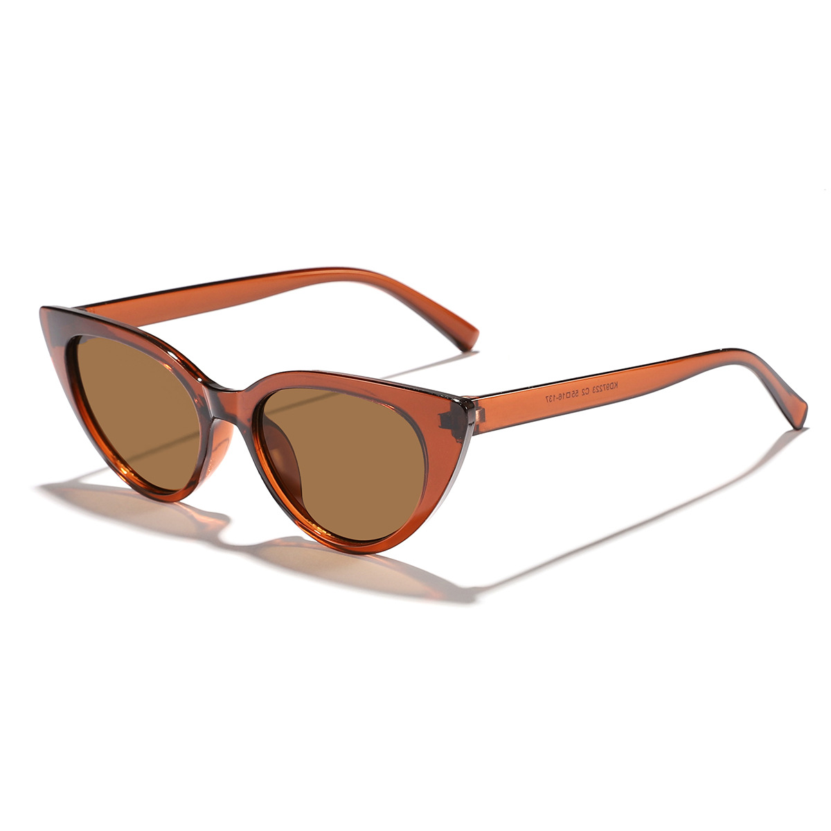 Nueva moda transfronteriza casual retro ojo de gato simple gafas de sol de montura pequeña europeas y americanas