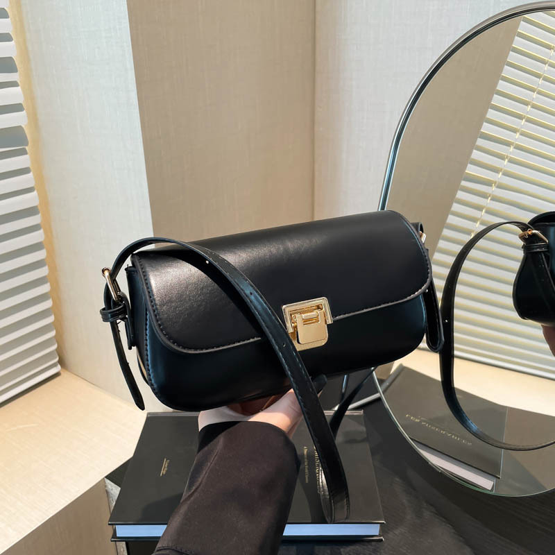 Popular bolso bajo la axila para mujeres 2024 invierno nuevo estilo de moda simple bolso de hombro de estilo extranjero bolso retrógrado para mujeres