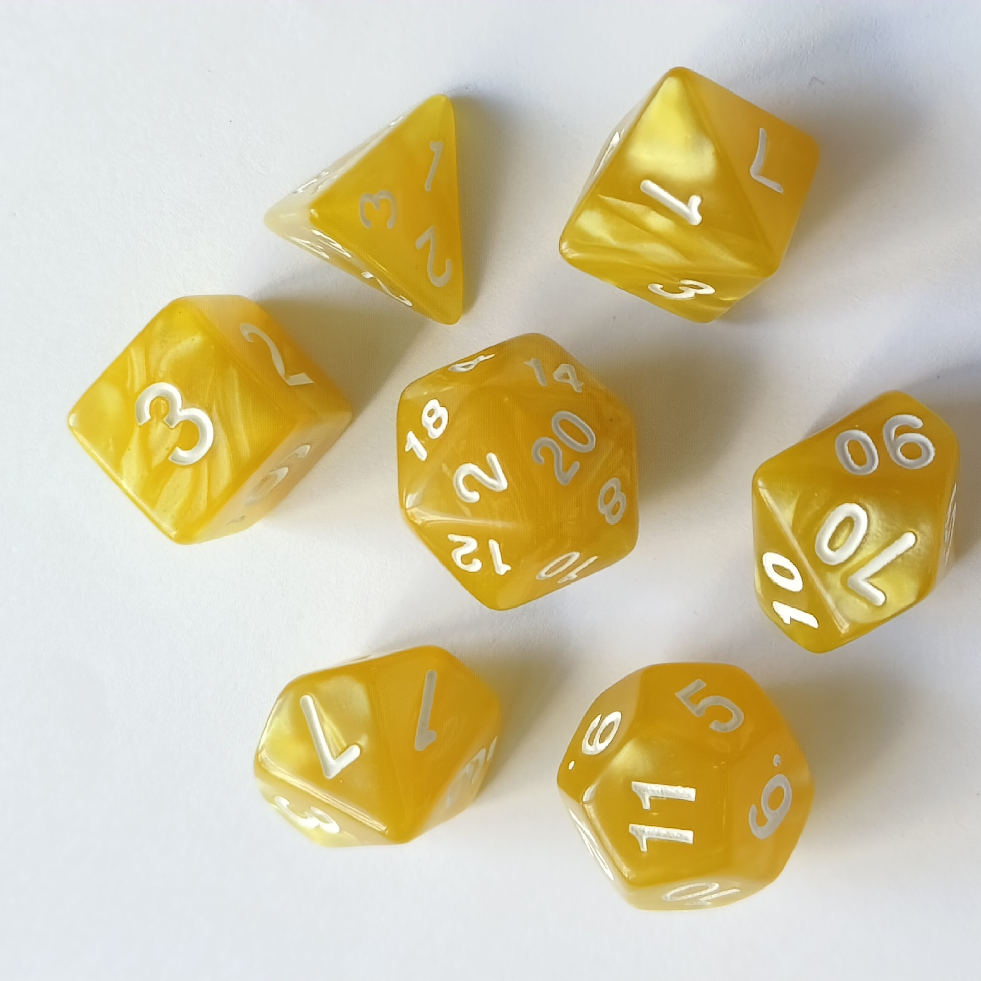 Set de siete piezas con patrón de perlas, tamiz multifacético, color de forma especial digital, color multifacético digital de comercio exterior, dados de grupo de ejecución