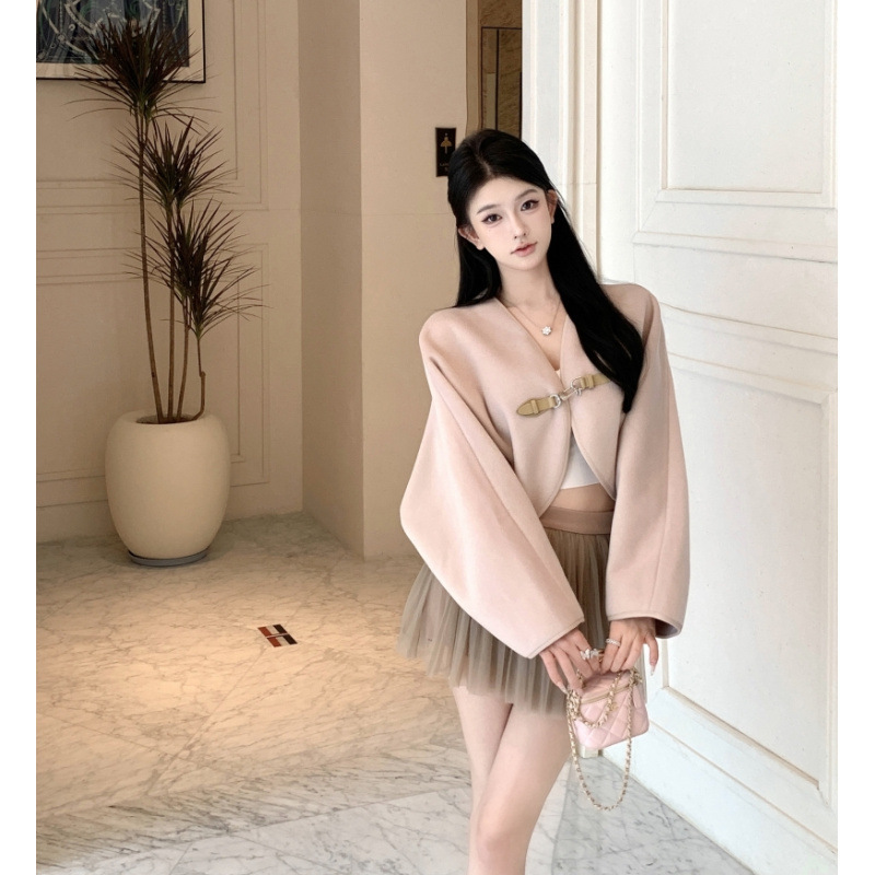 昕可达【千金lady】金属皮扣廓形斗篷毛呢外套网纱蓬蓬半裙套装|undefined