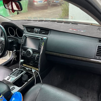 Günəş əleyhinə siperlik – for 2010-2018 Toyota Reiz dashboard - 10-18-new-sharp-style-suede-gray-with-embroidery