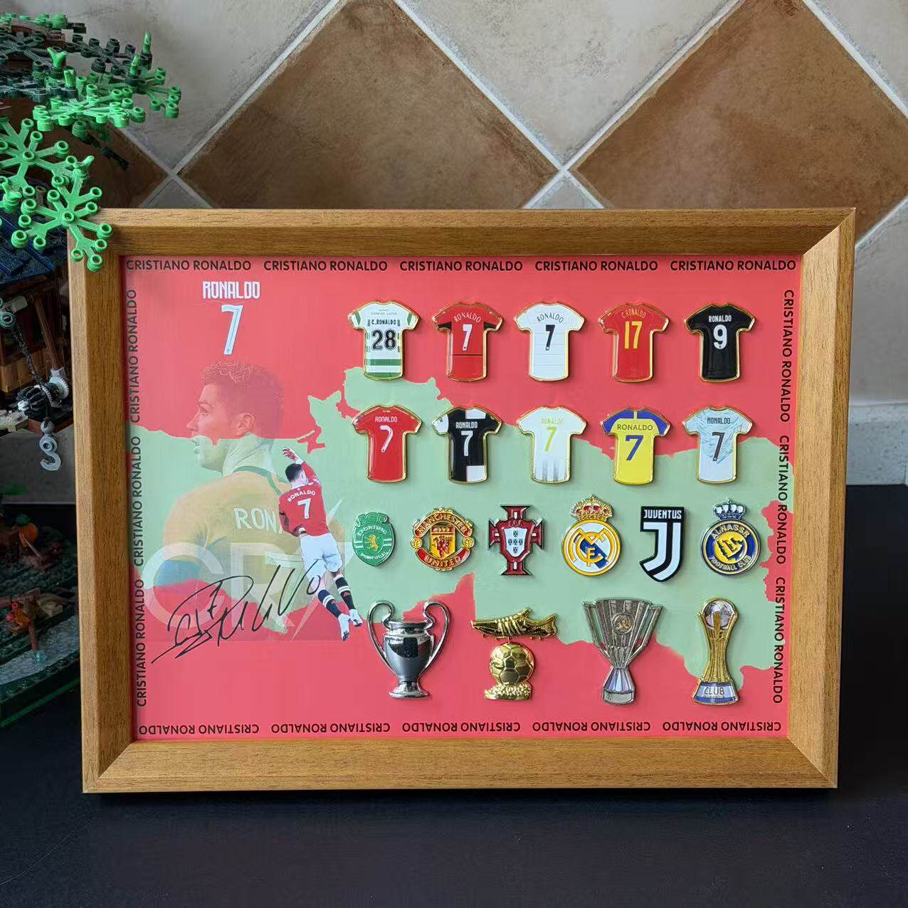 Messi Ronaldo camiseta insignia marco de madera sólida recuerdos de fútbol hechos a mano alrededor del cumpleaños del novio Regalo del festival de Qixi image 7