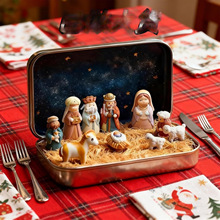 �¿�Mini Christmas Nativity Set in a Tin Box�����}�Q�R�����b