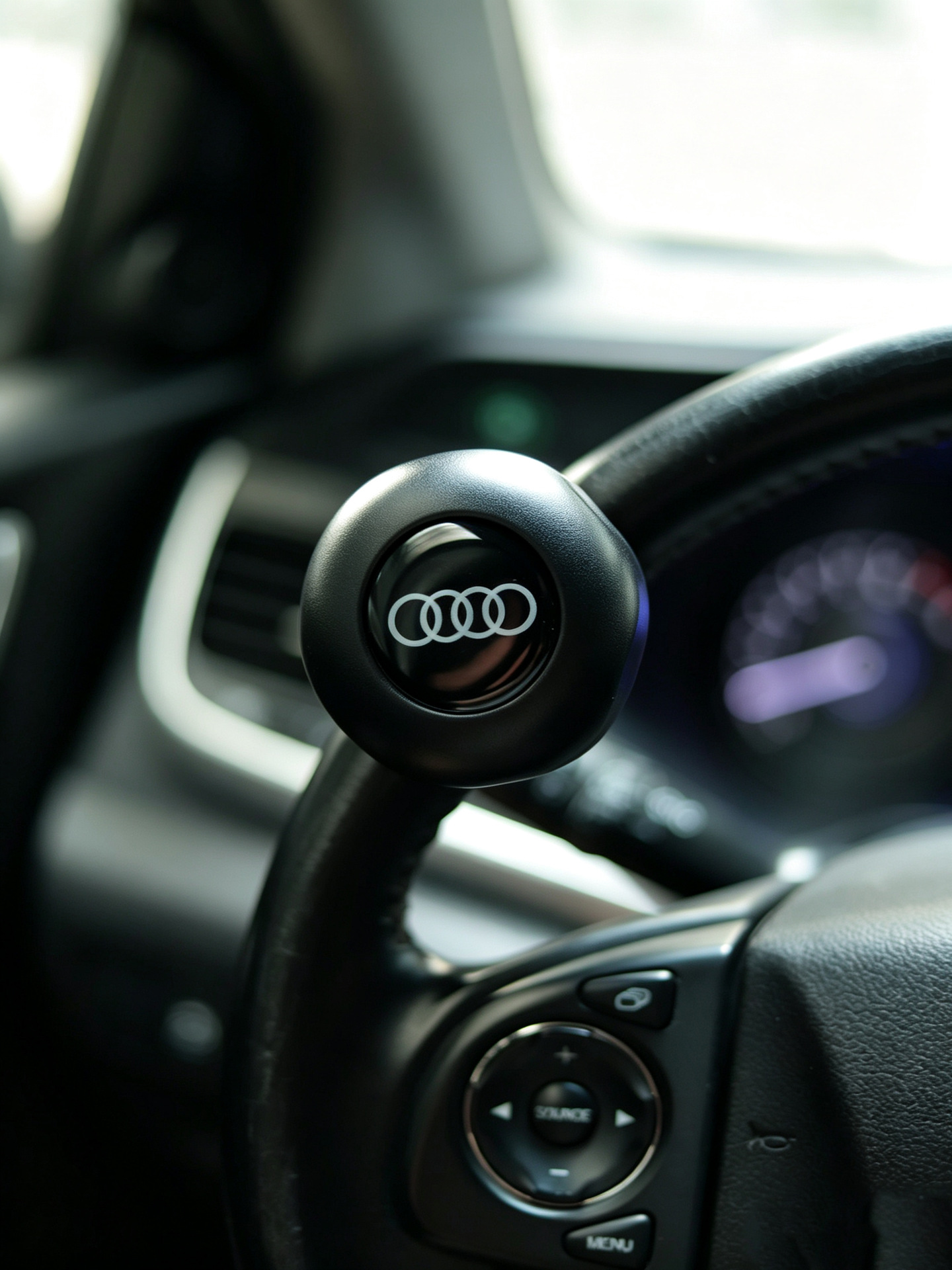 Universal steering wheel ball for cars, trucks, tractors, etc. Suitable for cross-border shipping