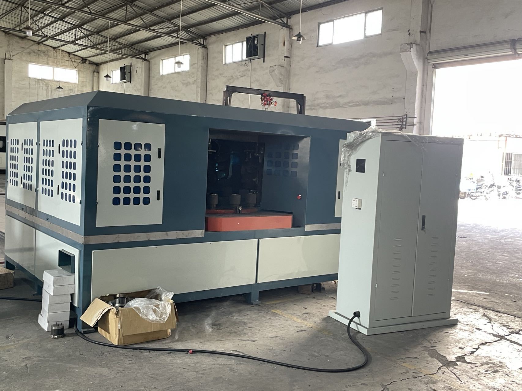 厂价直销全自动电动打磨抛光机，不锈钢自动打磨抛光机设备