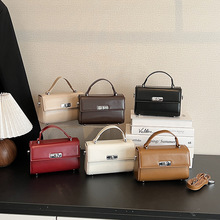 �羳�r�к��s�¿�͹Ű�ŮС���OӋ���eͨ��б�������μ�С����