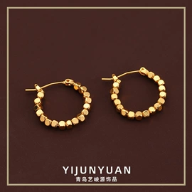 耳环;项链;耳钉