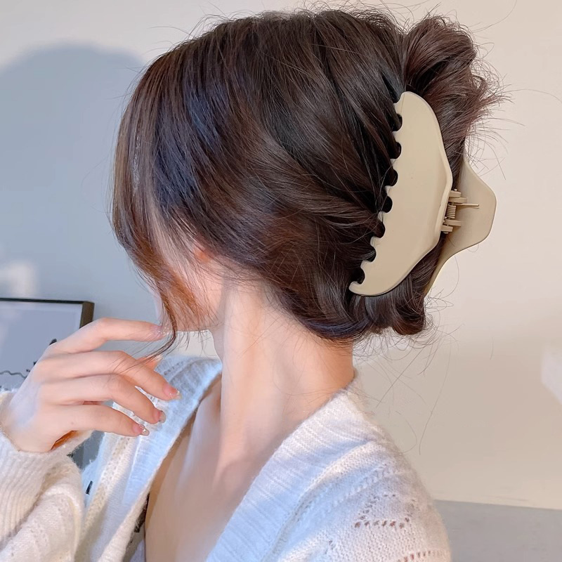 Gran clip de agarre de alto nivel femenino para salir al cabello de cabello de cabello de tiburón en la parte posterior del cabello de cabello de tiburón image 4