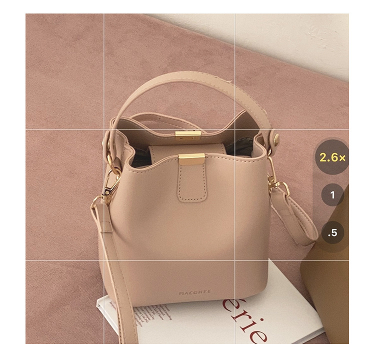 Mujeres Cuero Sintético Color Sólido Elegante Hebilla Magnética Bolso Cubo display picture 13