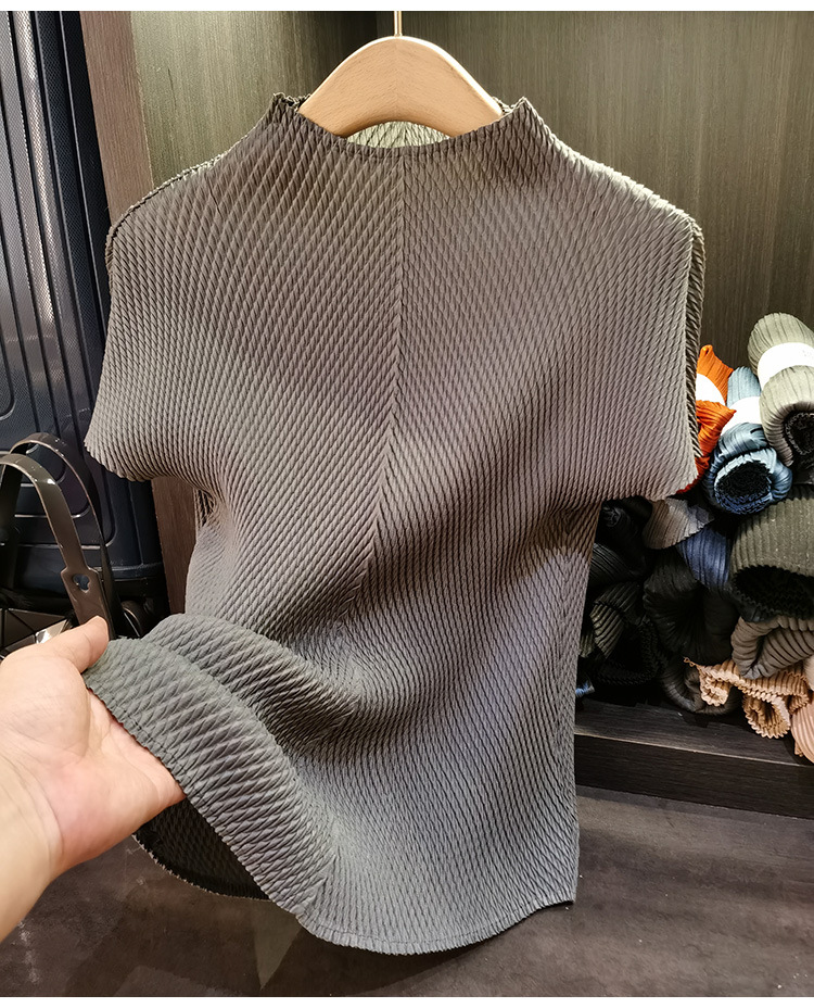 Áo thun nữ cổ đứng tay ngắn xếp ly vảy rồng màu trơn cao cấp — Màu hồng tím, Màu đen, Màu đỏ hoa hồng, màu xanh lá cây chi tiết 8