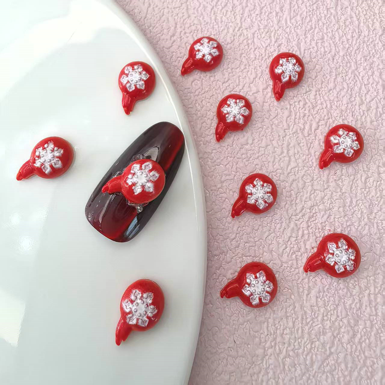 圣诞雪花旗帜钱袋圣诞树气球手套房子饰品配件美甲饰品批发义乌工