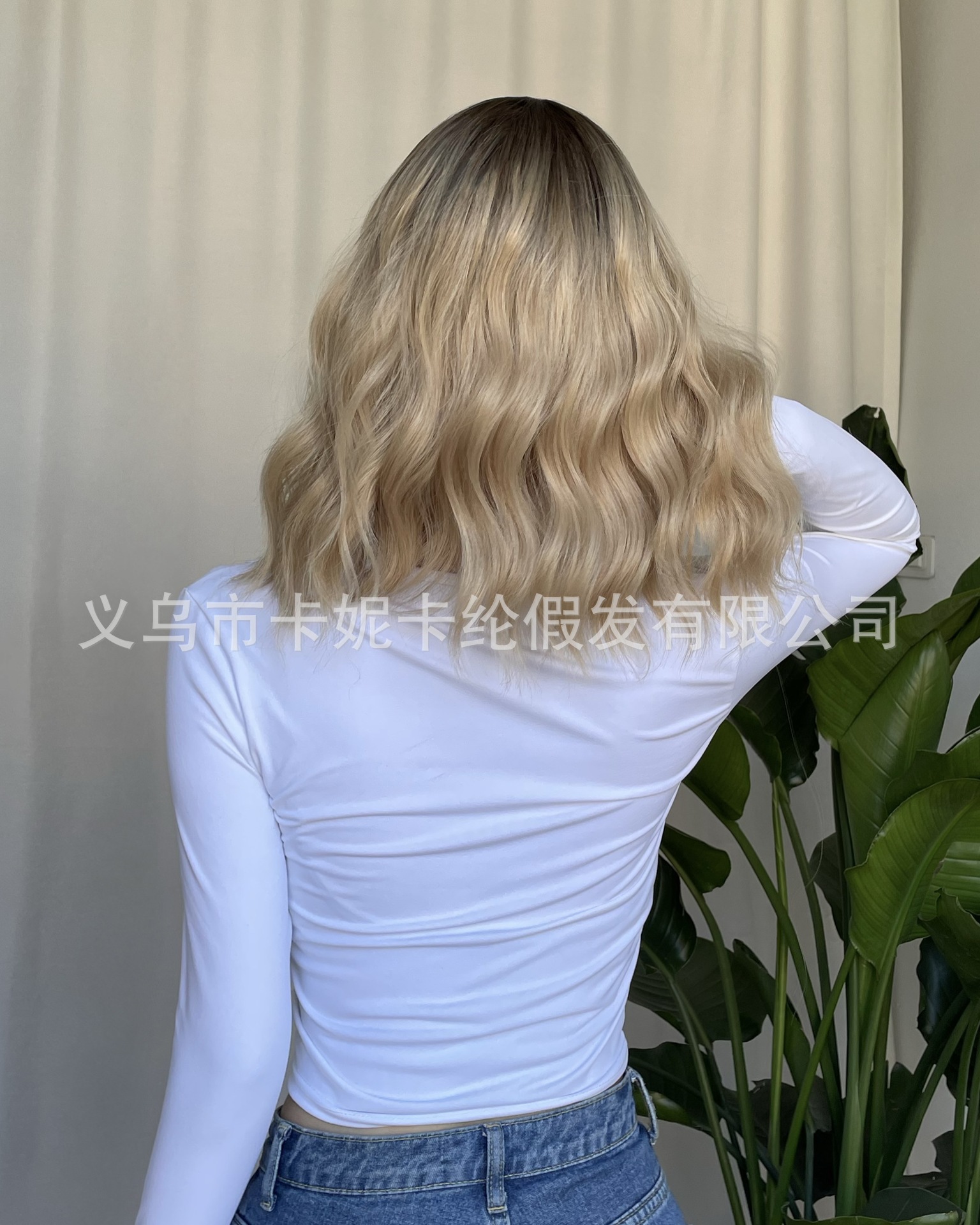 Perucas de comercio exterior oro, rizos de cabello largo, temperamento de moda, pelucas de peluca, fabricantes en stock