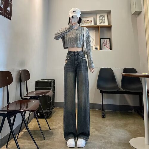 Vintage straight-leg jeans for women, suitable for spring and autumn, featuring a retro high-waist, loose and flattering, with a flowing narrow and wide-leg ground-length design.