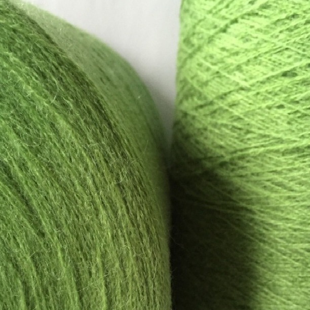 供应优质毛腈纱28NM/2  30%羊毛70%腈纶