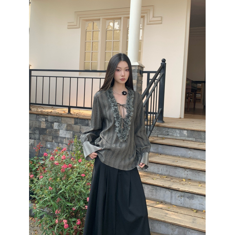 2026 Spring and Autumn New Style Lace-Up Deep V-Neck Patchwork Three-Dimensional Flower Edge Unique Loose Two-Color Shirt Top for Women