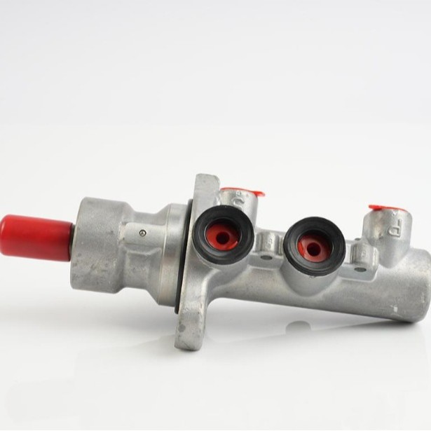 93743542,93743543,4817790 Is Suitable for Chevrolet Copacchio European Andra Brake Master Cylinder