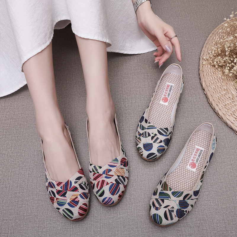 26 Low-Heel Color-Blocked Slip-On Shoes, Autumn Breathable Canvas Shoes with Rubber Sole, Easy-To-Wear Mom Shoes, Comfortable Candy Colors