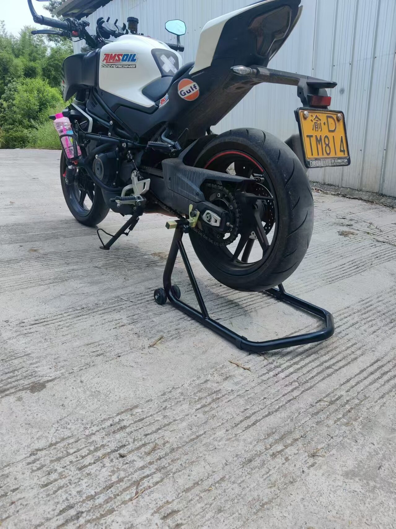Suitable for motorcycle thickened one-piece and two-piece repair lift stands, rear wheel parking stands, and reinforced single swing arms